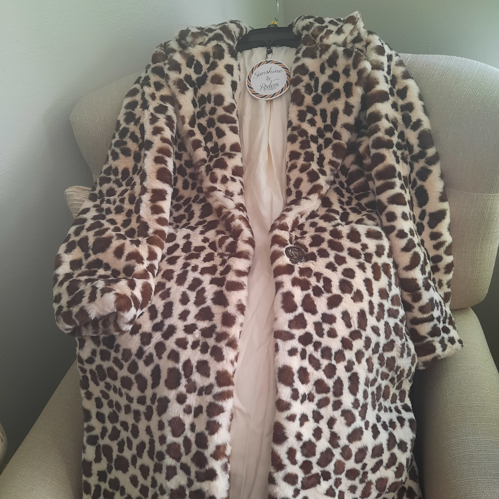 Elegant Leopard Print Teddy Jacket